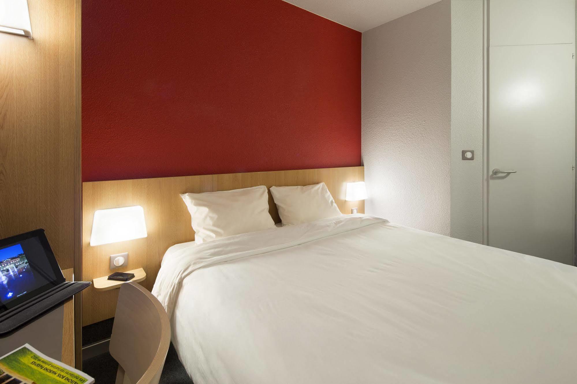 B&B Hotel Strasbourg Nord Artisans วองเดนไนม์ ภายนอก รูปภาพ